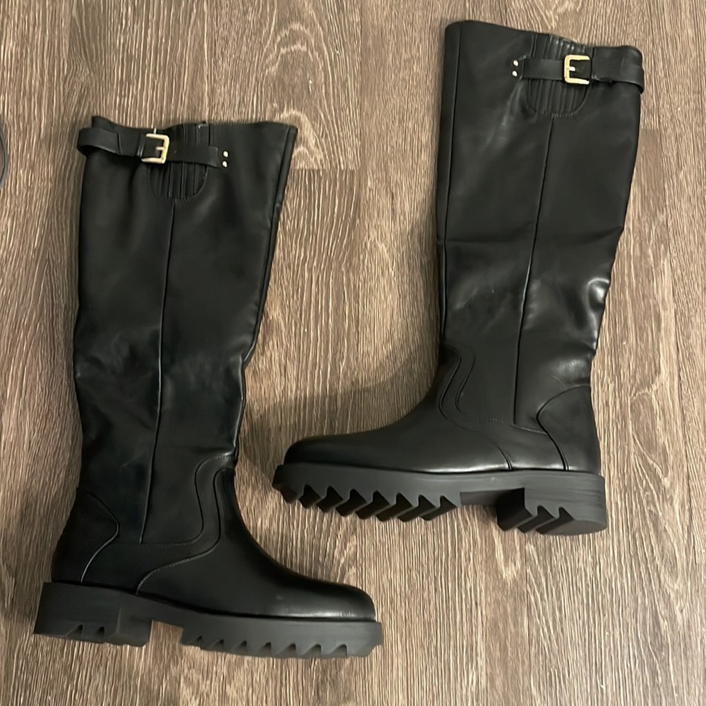 New with tags Shoe Dazzle size 10 boots